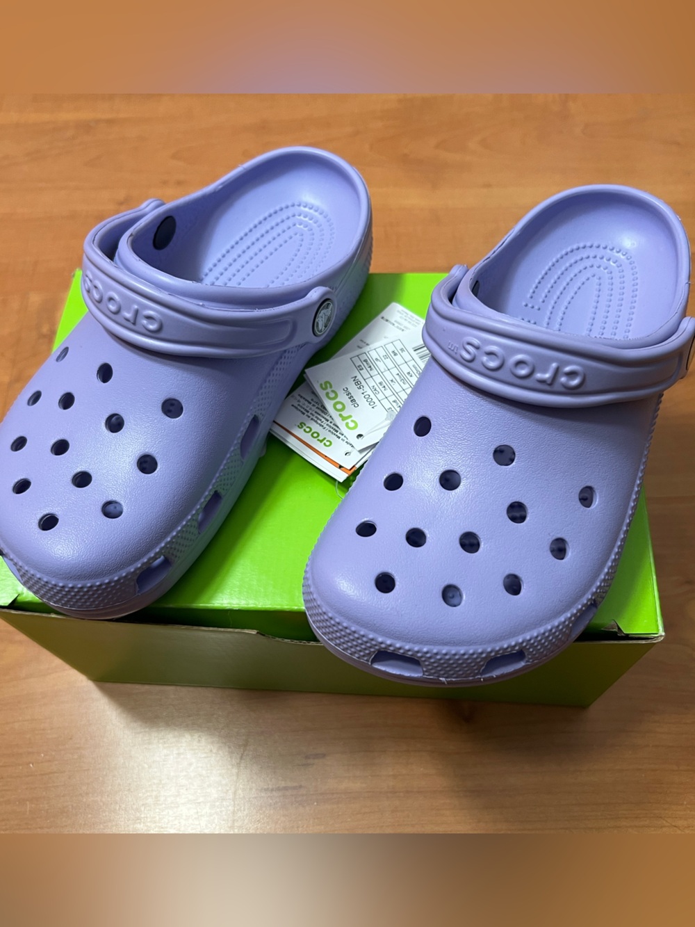 Crocs classic unisex men’s 4 or women’s 6 mystic purple
